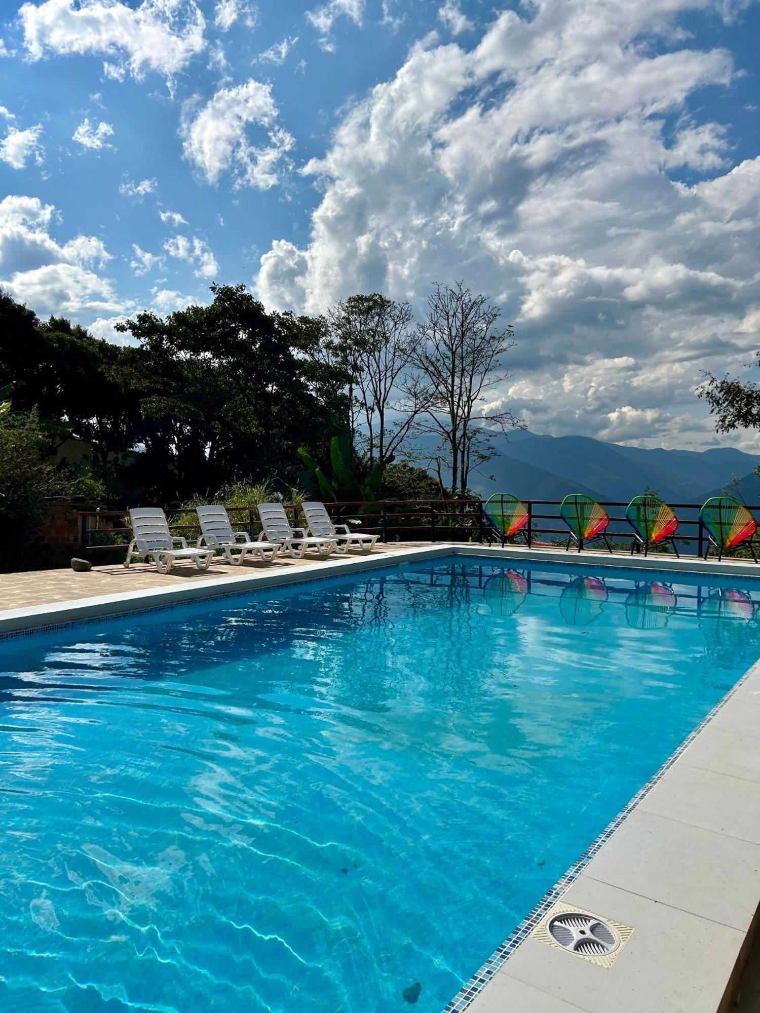 Villa Camila Hostel Coroico Luaran gambar