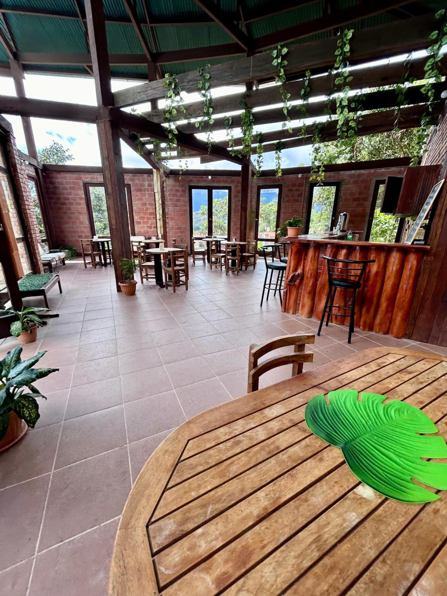 Villa Camila Hostel Coroico Luaran gambar