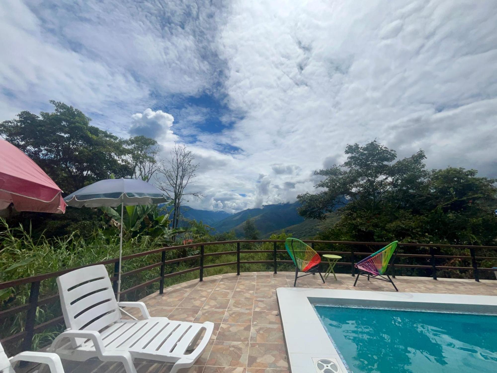 Villa Camila Hostel Coroico Luaran gambar